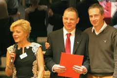 Preisträger Edgar Eisenberg(Mitte) bei der Laudatio von Eva Aumann mit seinem Chef Prof.Dr.Lehnhardt