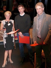 Studienpreisträger 2013 Prof.Dr. Yves Harder (r.) und Dr. Reto Wettstein mit Eva Aumann